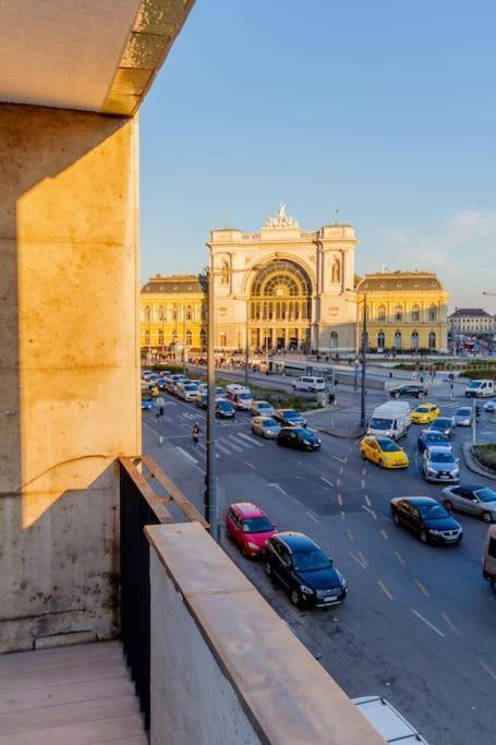B20 Keleti Sunrise Panoramic דירה